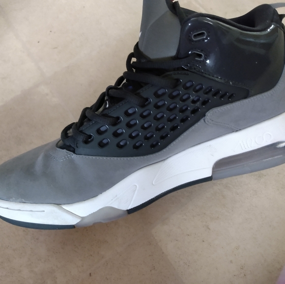 Men's Jordans - Picture 3 of 4